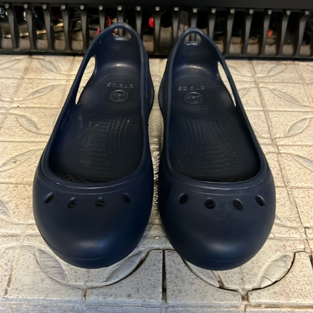 Cute & Functional Kadee Ballet Crocs - Picture 3 of 8